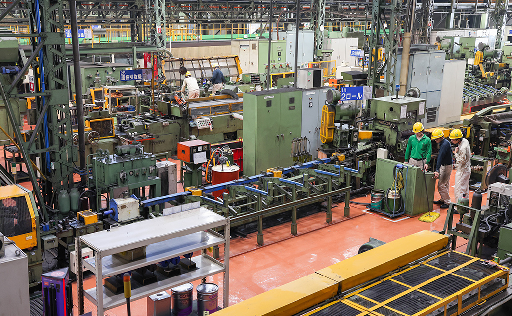 本社工場の内観の写真