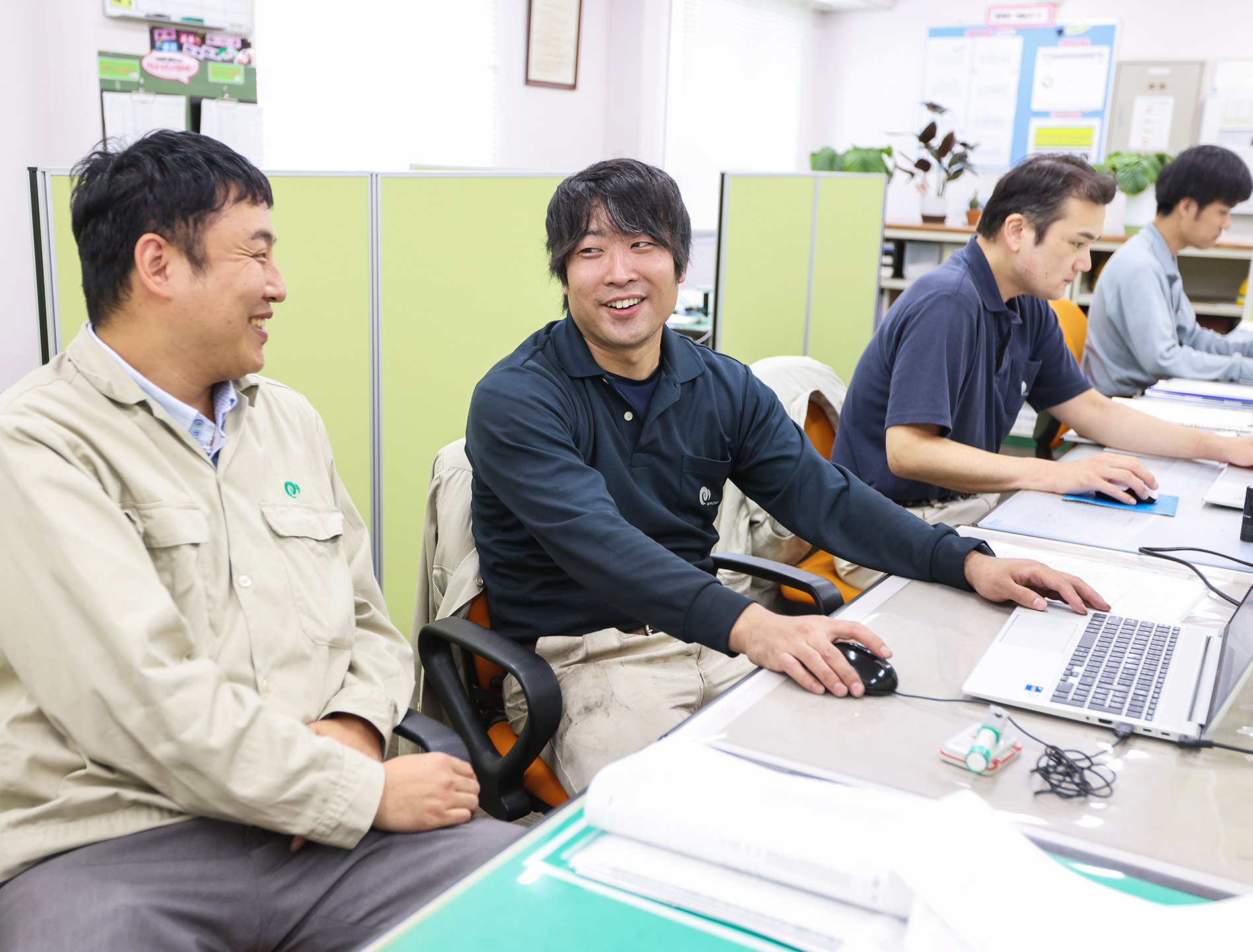 仕事をしている様子